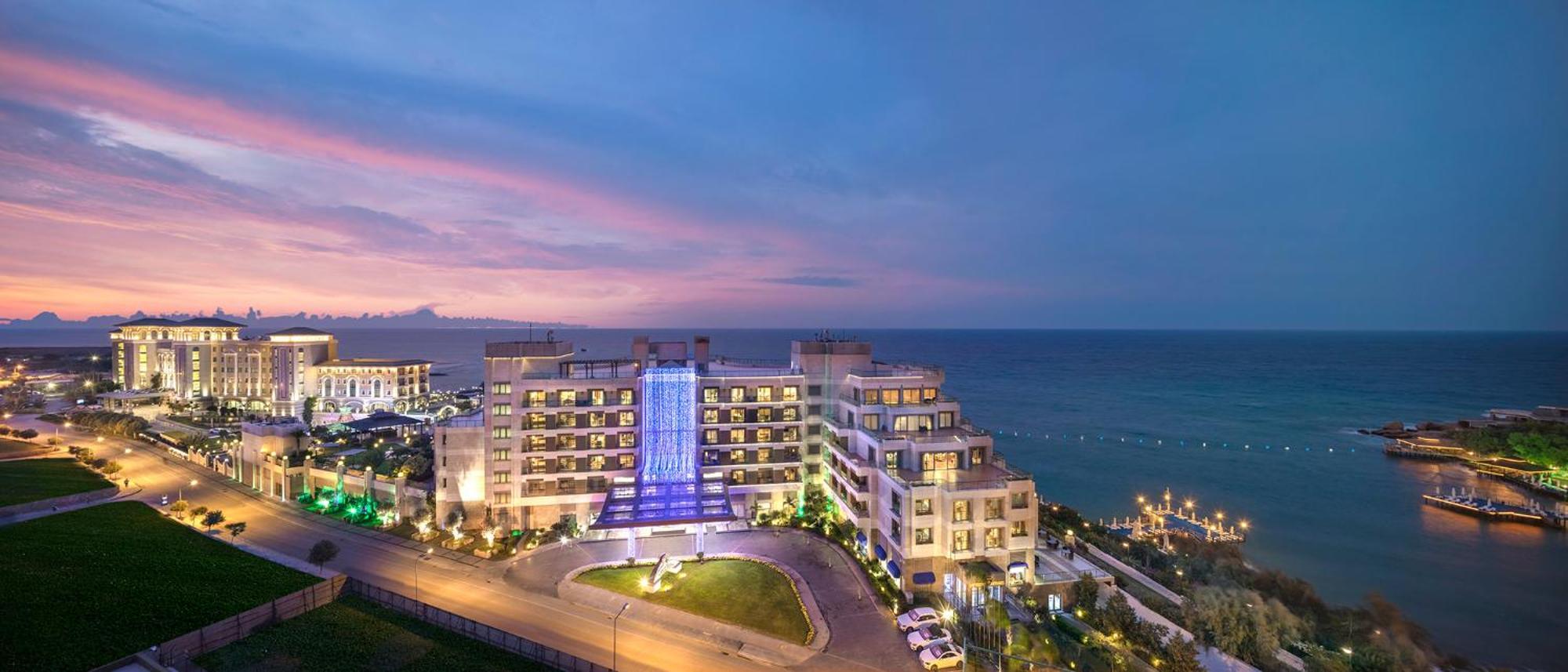 Merit Royal Premium Hotel Casino & Spa Karavas  Buitenkant foto