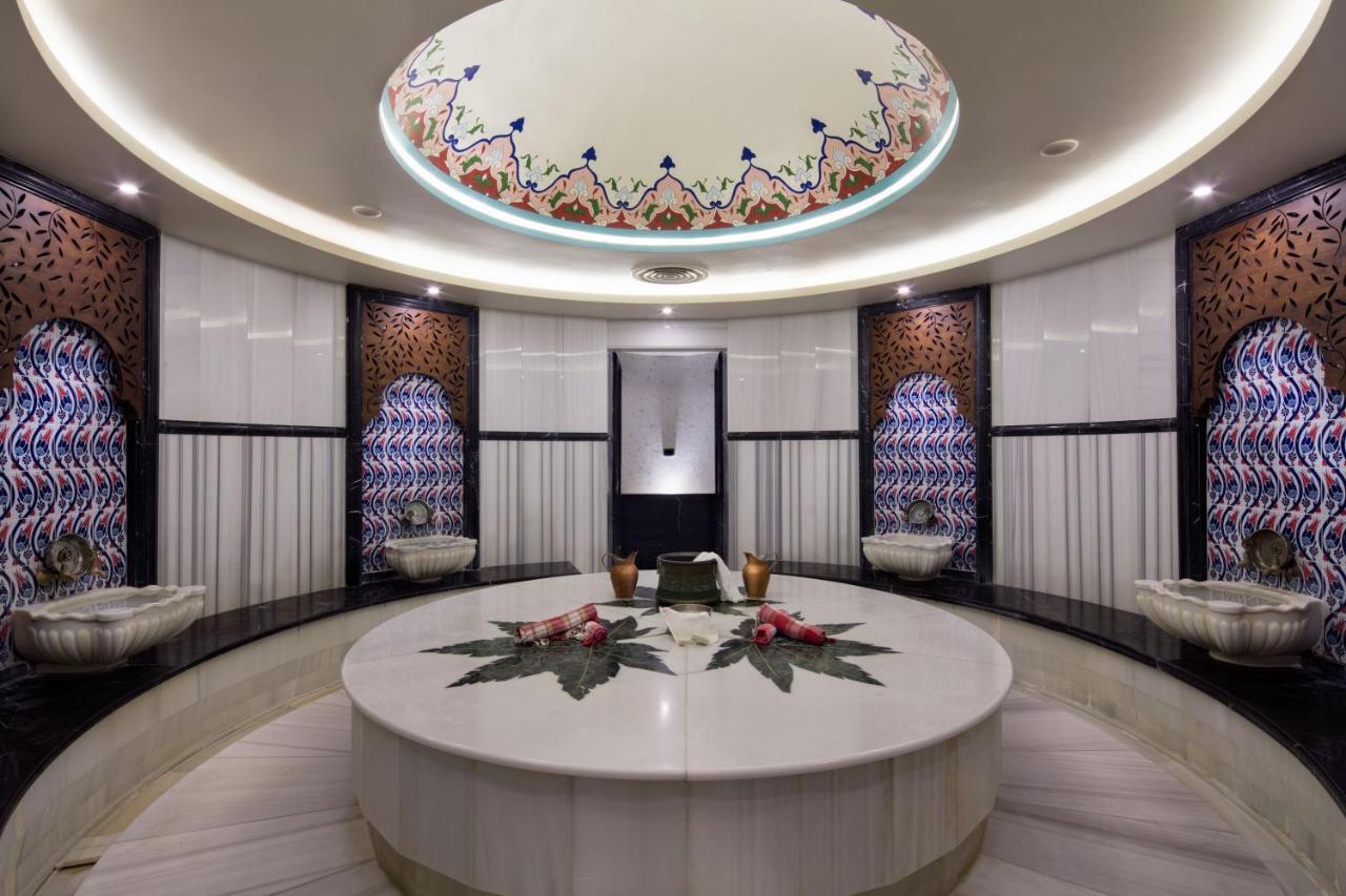 Merit Royal Premium Hotel Casino & Spa Karavas  Buitenkant foto