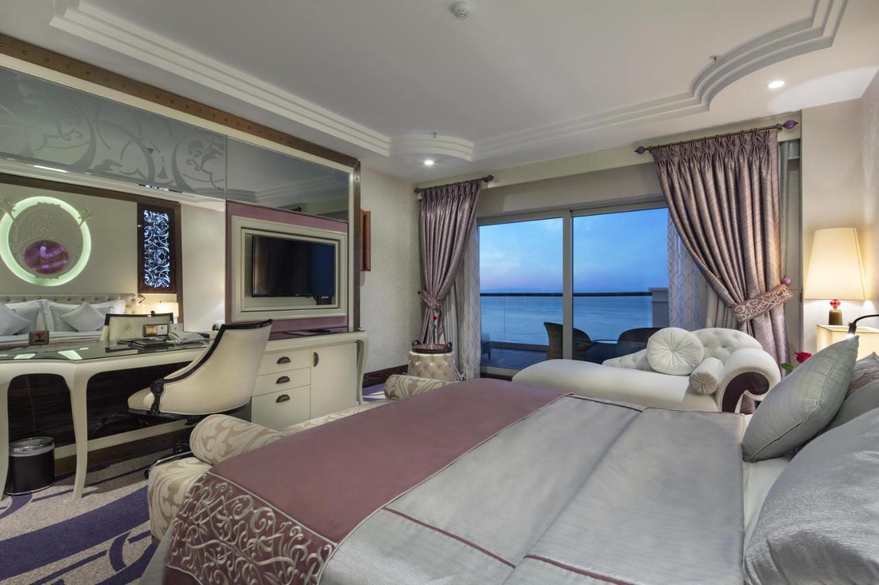 Merit Royal Premium Hotel Casino & Spa Karavas  Buitenkant foto